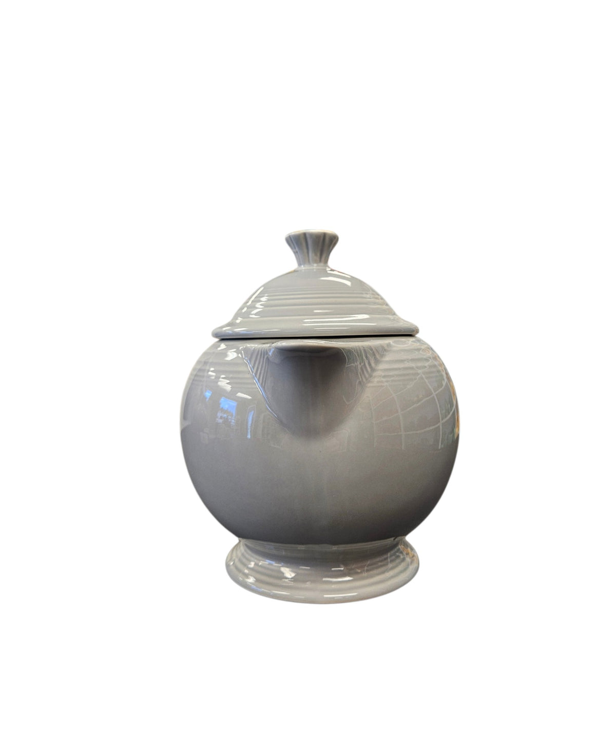 This is a Fiesta Fiestaware Five-cup 5-cup Ring Handled Tea Pot with Lid in Pearl Gray. lead-free, Post 1986, Retired Color Retired Shape

