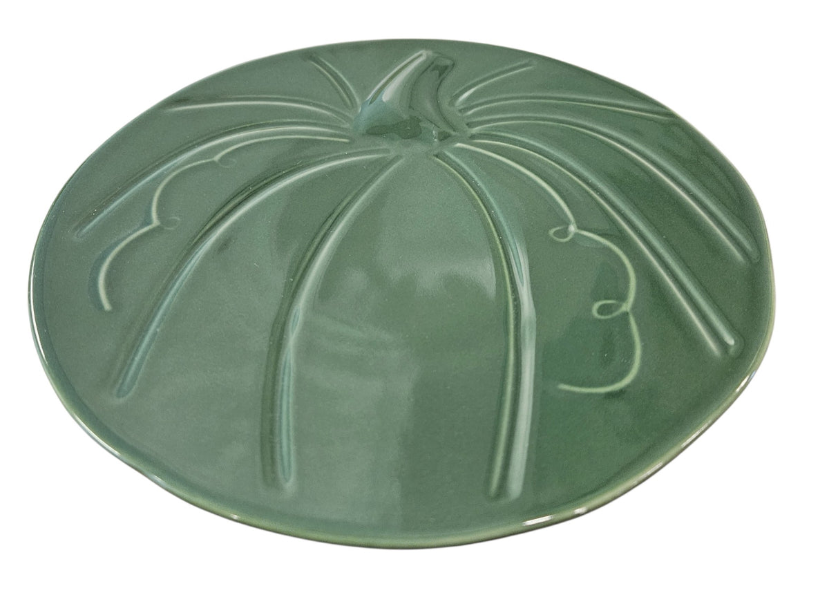 This is a Fiesta fiestaware Embossed pumpkin shaped plate in Jade. Lead free, Post 1986 Limited Production shape, Fall, Thanksgiving, Halloween
