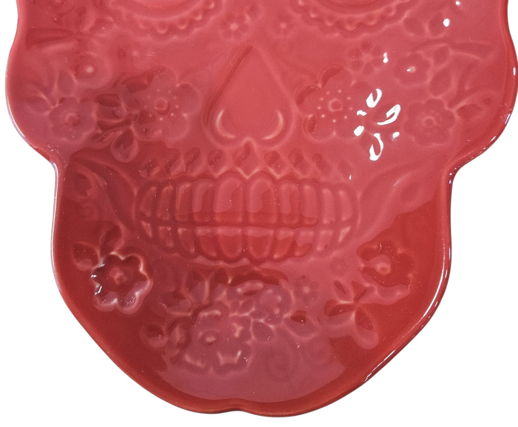 This is Fiesta fiestware Embossed Skull & Vine Skull shaped plate on scarlet. Lead free, post 1986,  retired shape, Halloween, Factory Outlet Exclusive, Rare, Hard to Find 
