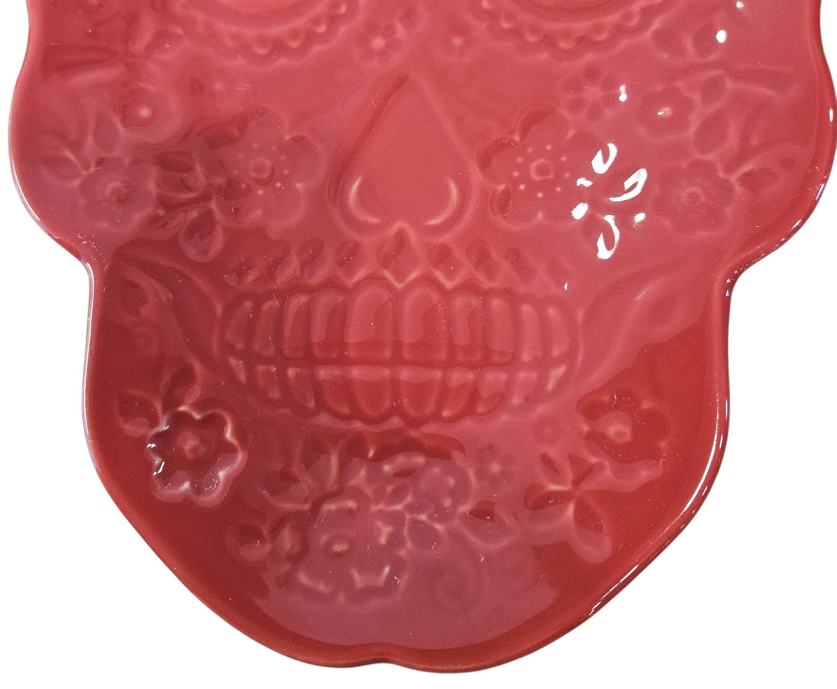 This is Fiesta fiestware Embossed Skull & Vine Skull shaped plate on scarlet. Lead free, post 1986,  retired shape, Halloween, Factory Outlet Exclusive, Rare, Hard to Find 
