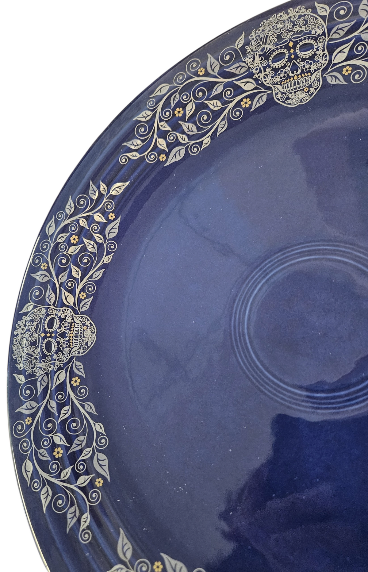 This is Fiesta fiestware Classic Chop Plate featuring the Skull & Vine border decal on twilight. Lead free, post 1986,  retired decal, retired color, Halloween
