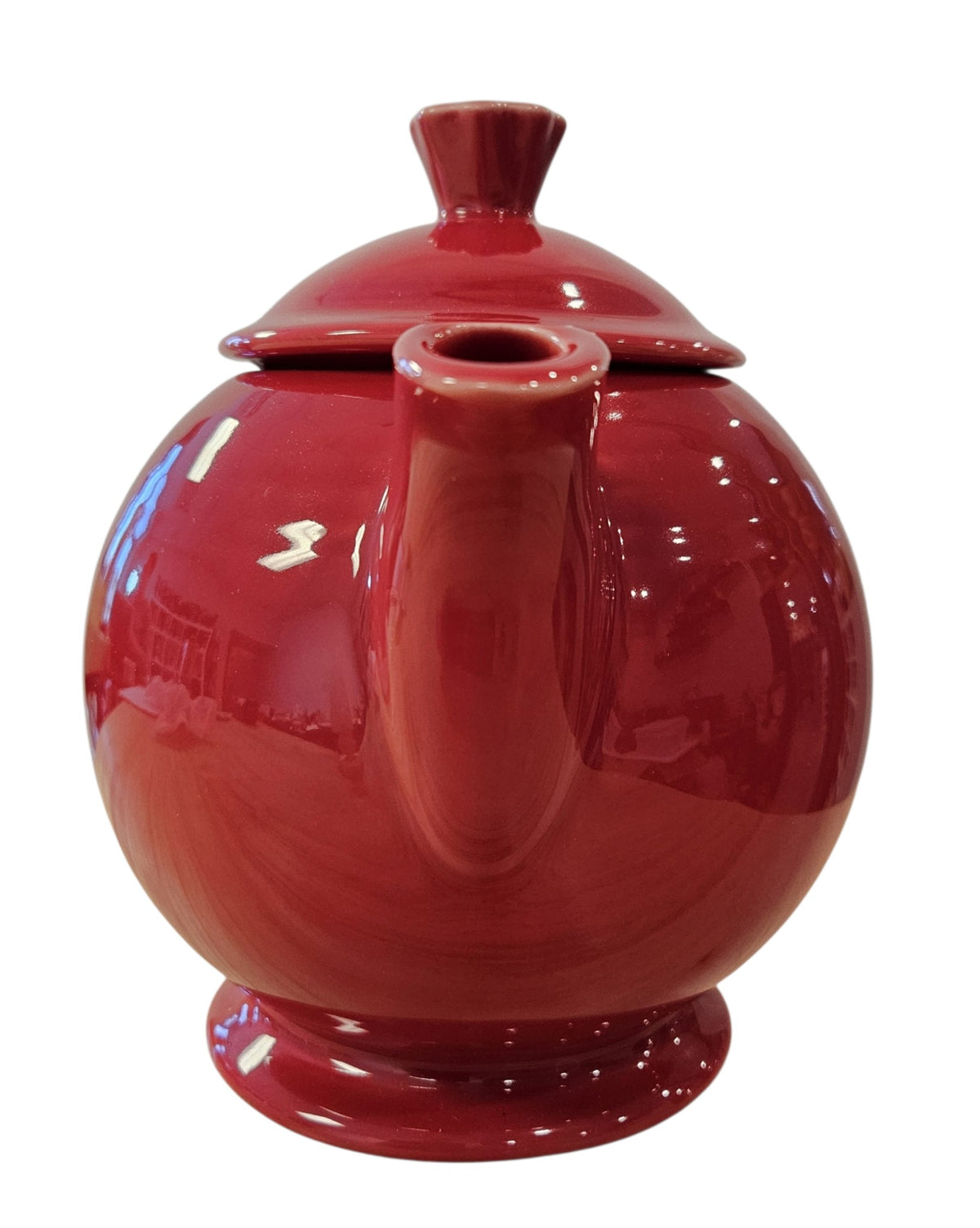 This is a Fiesta Fiestaware Five-cup 5-cup New Style Handle Tea Pot with Lid in Scarlet. lead-free, Post 1986, Retired Shape
