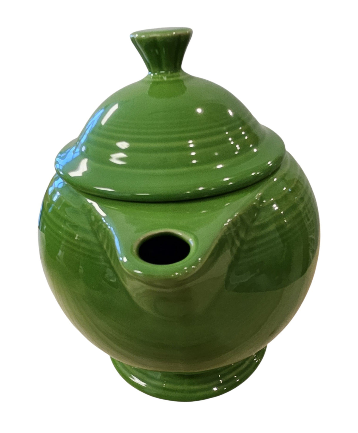 This is a Fiesta Fiestaware Five-cup 5-cup Ring Handled Tea Pot with Lid in Shamrock. lead-free, Post 1986, Retired Color Retired Shape
