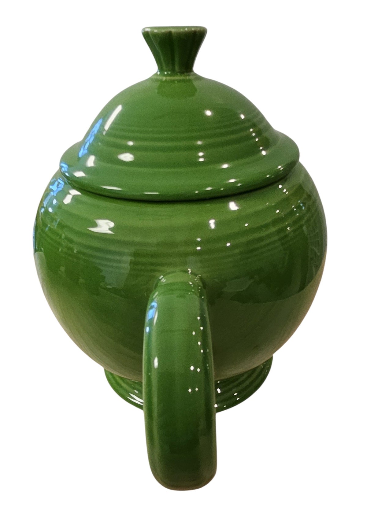 This is a Fiesta Fiestaware Five-cup 5-cup Ring Handled Tea Pot with Lid in Shamrock. lead-free, Post 1986, Retired Color Retired Shape
