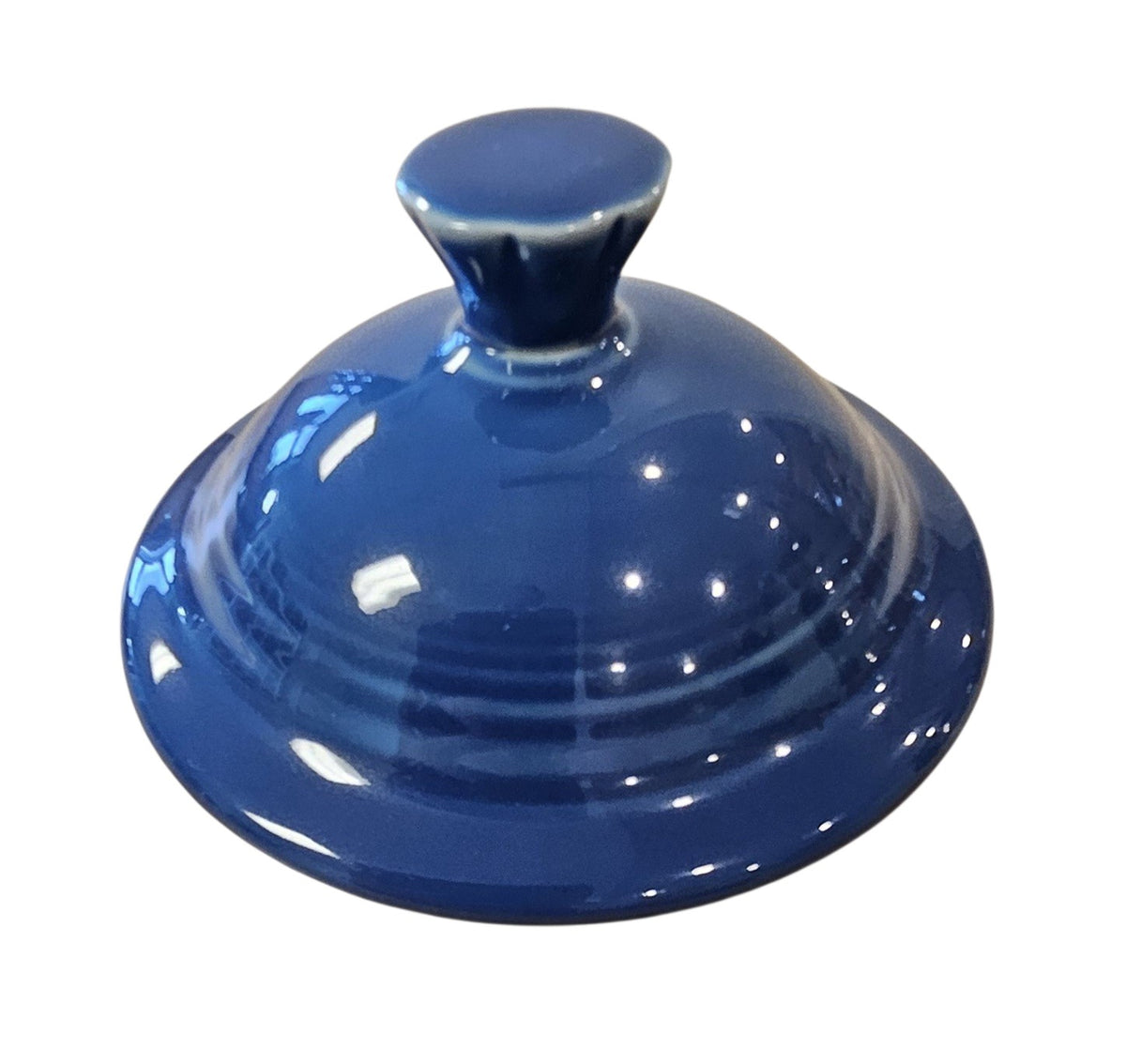 This is a Fiesta Fiestaware Five-cup 5-cup Ring Handled Tea Pot with Lid in Lapis. lead-free, Post 1986, Retired Shape

