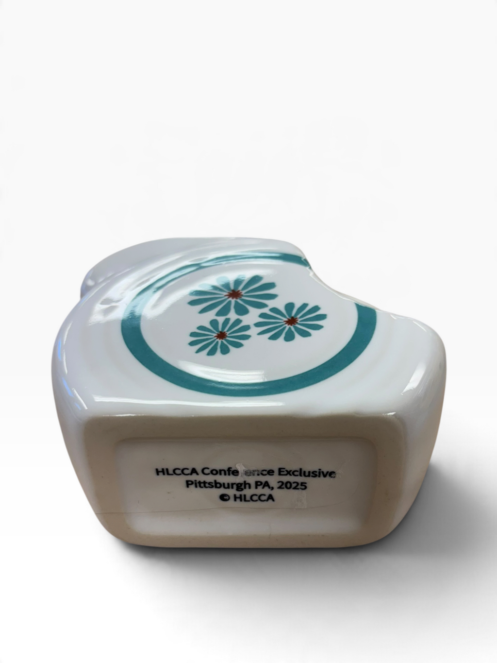Fiesta HLCCA 2025 Aloha Daisy on White Mini Disc HLCCA Conference Exclusive