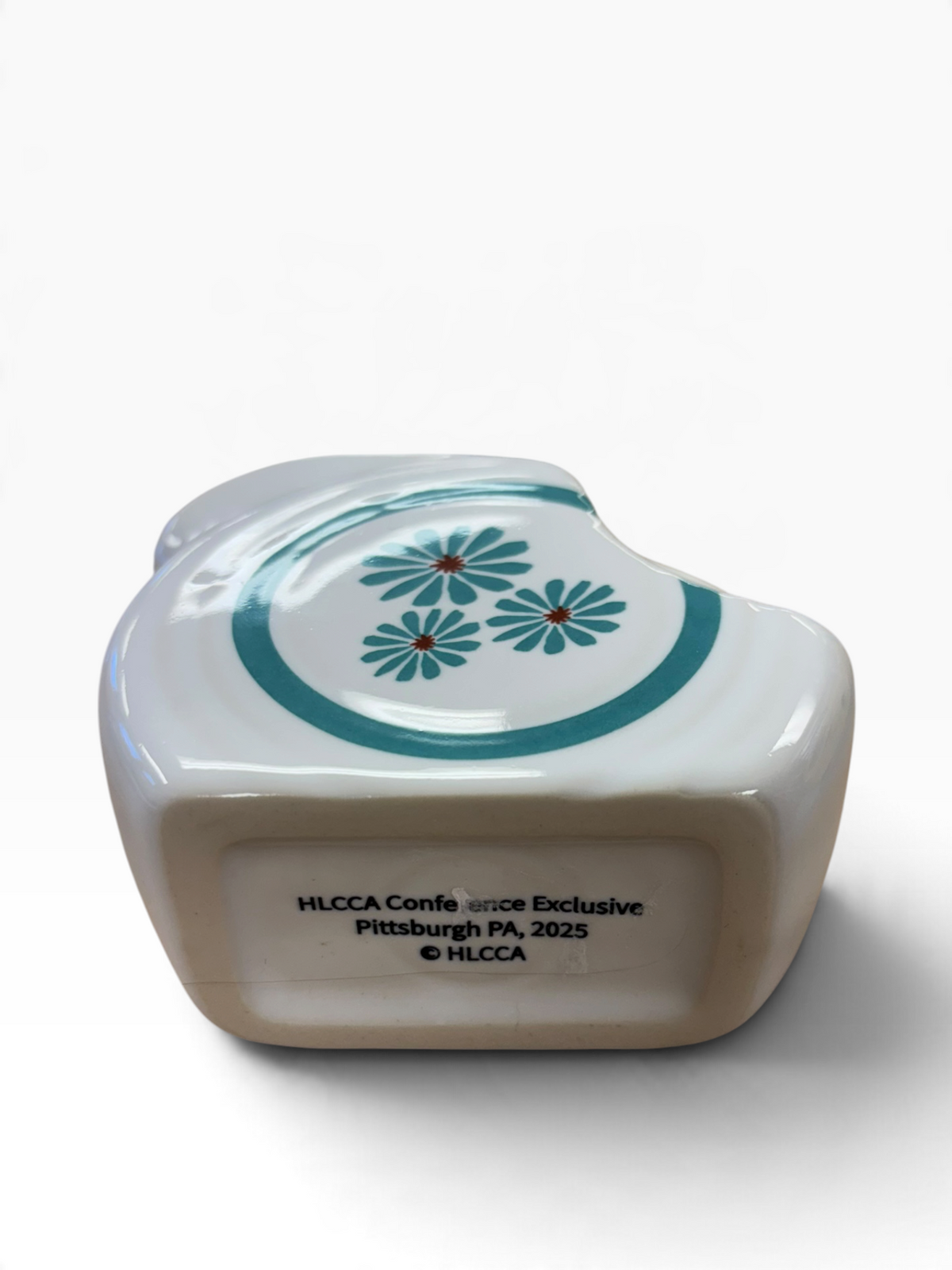 Fiesta HLCCA 2025 Aloha Daisy on White Mini Disc HLCCA Conference Exclusive
