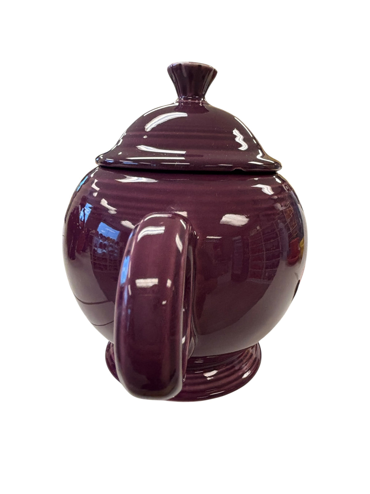 This is a Fiesta Fiestaware Five-cup 5-cup Ring Handled Tea Pot with Lid in Heather. lead-free, Post 1986, Retired Color Retired Shape
