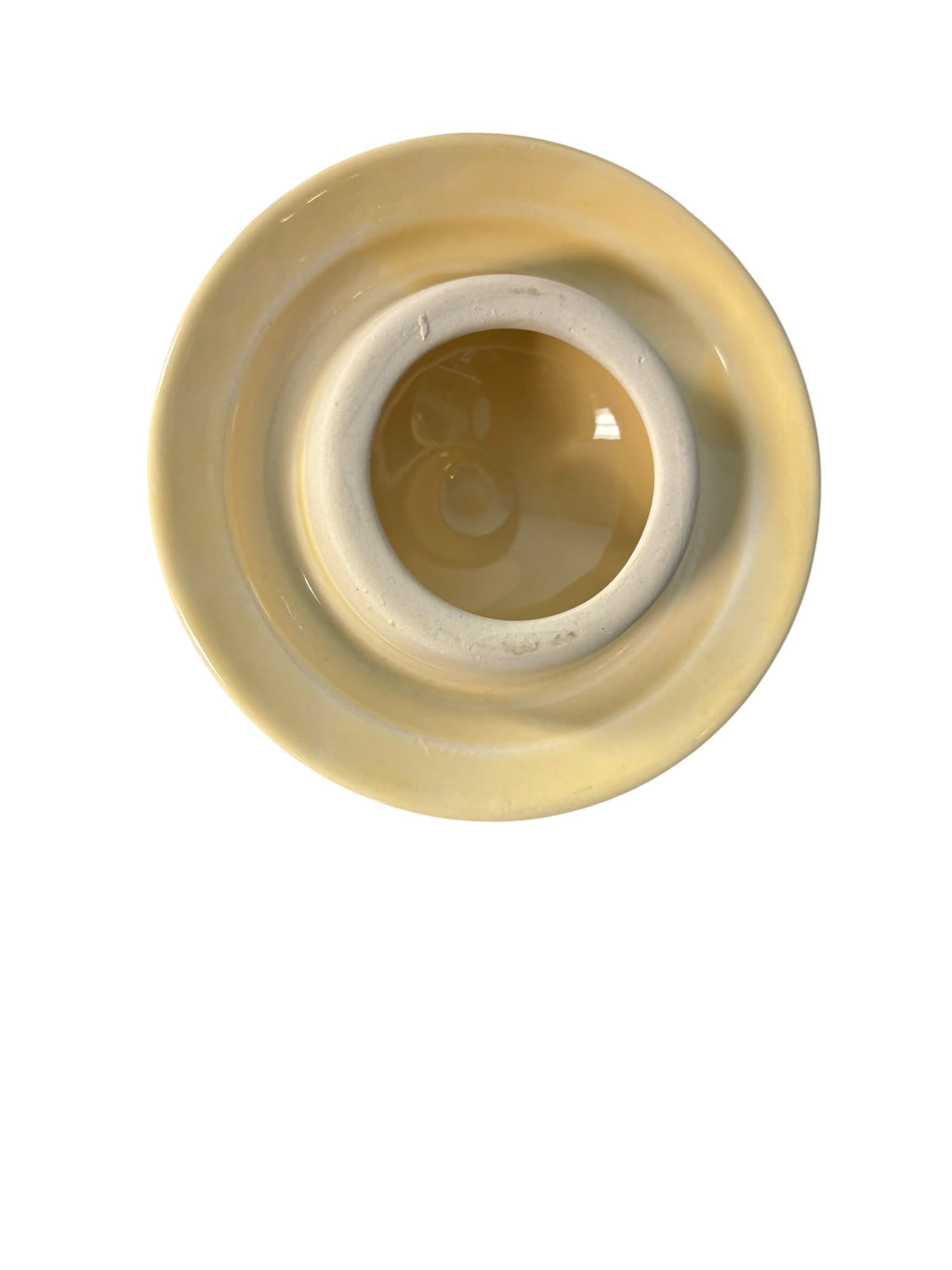 This is a Fiesta Fiestaware Five-cup 5-cup Ring Handled Tea Pot with Lid in Ivory. lead-free, Post 1986, Retired Color Retired Shape
