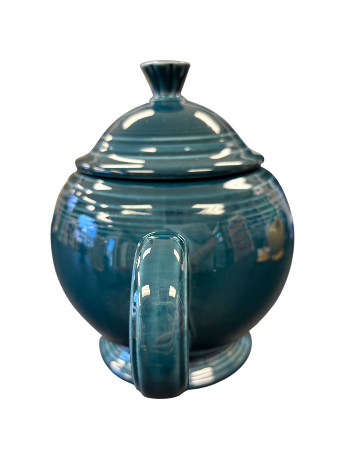 This is a Fiesta Fiestaware Five-cup 5-cup Ring Handled Tea Pot with Lid in Juniper. lead-free, Post 1986, Retired Color Retired Shape
