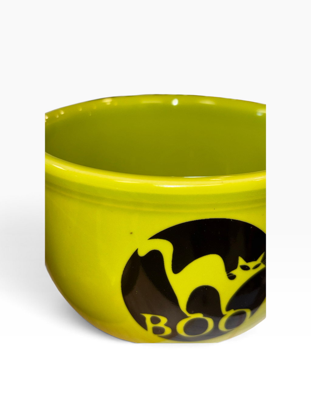 This is a Fiesta fiestaware Jumbo Mug featuring the Trio of Boo Cats decal on Lemongrass. Lead free, Post 1986 retired decal, retired color, Halloween
