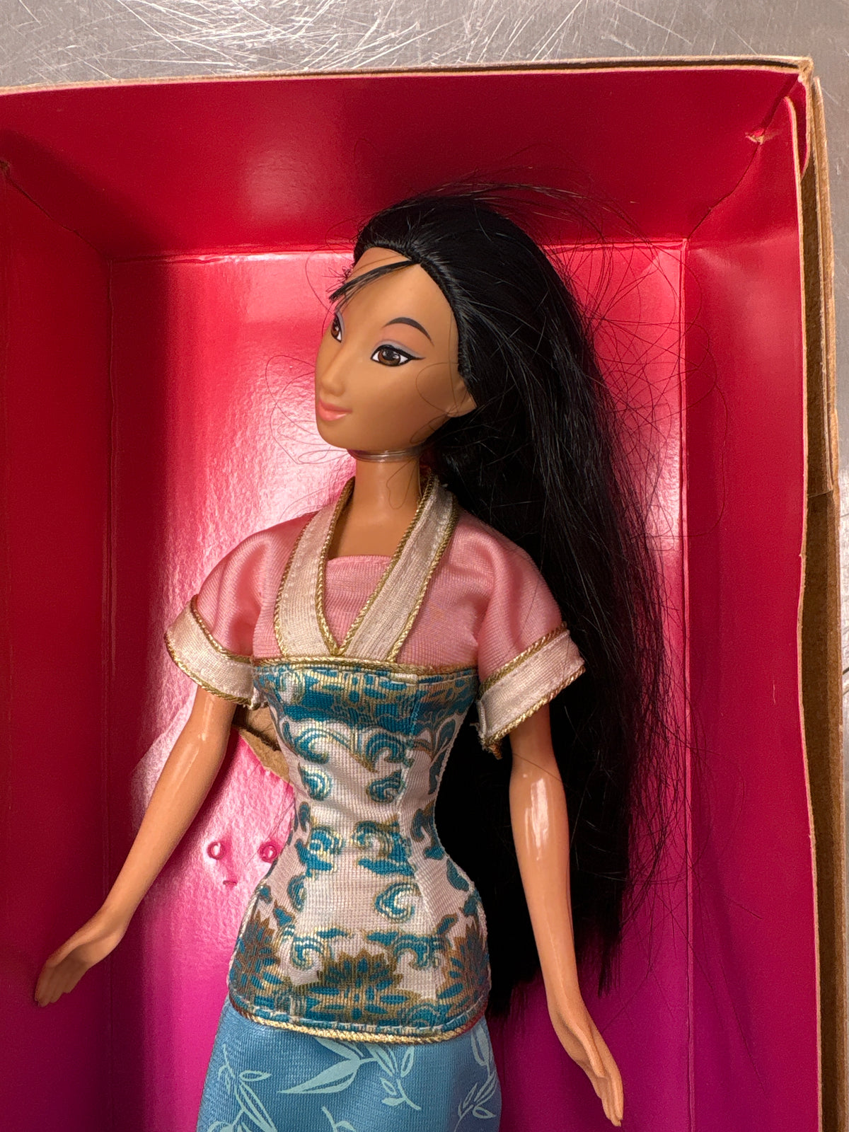 Disney's Mattel 1998 Mulan Satiny Shimmer Doll with accessories #19432